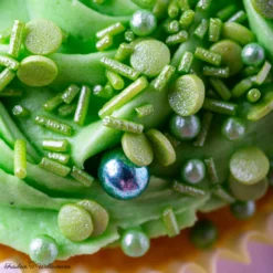 Grüne Super Streusel -Super Streusel 20200331 2 SuperStreusel Regenbogen Cupcakes EinfarbigeStreusel 1 1 30