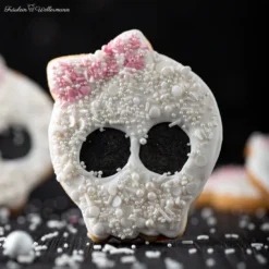 Rosa Super Streusel 19 Rosa Super Streusel -Super Streusel 20201011 1 SuperStreusel Produktfotos Totenschadel 20201011 3 2