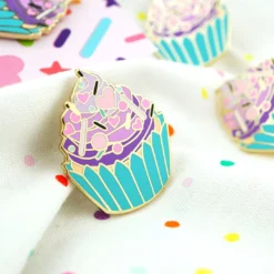 Mädchenkraft Cupcake Pin
